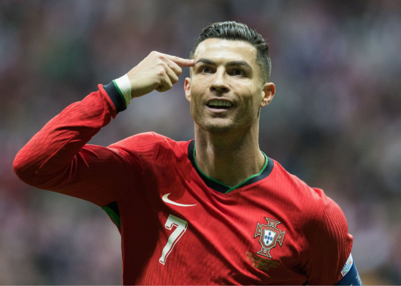 دور و دورتر: رونالدو به گل شماره ۱۳۳ رسید
