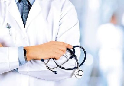 جامعه پزشکی در نامه‌ای به رهبر انقلاب: پشت نظام ایستاده‌ایم