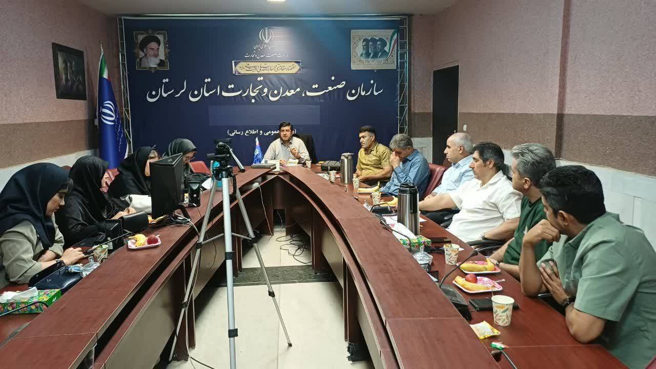 رئیس هیئت ورزشهای آبی لرستان: با استفاده از همه ظرفیتها باید ورزش قهرمانی و همگانی شنا در اولویت تلاش ها قرار گیرد